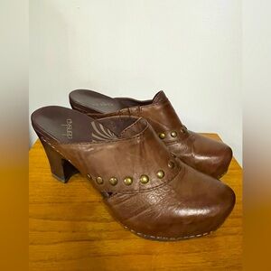 Vintage DANSKO clogs. Gorgeous mule clogs, with very little wear.